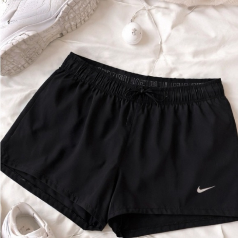Nike Black Athletic Shorts Women’s Large Running Gym Dri Fit